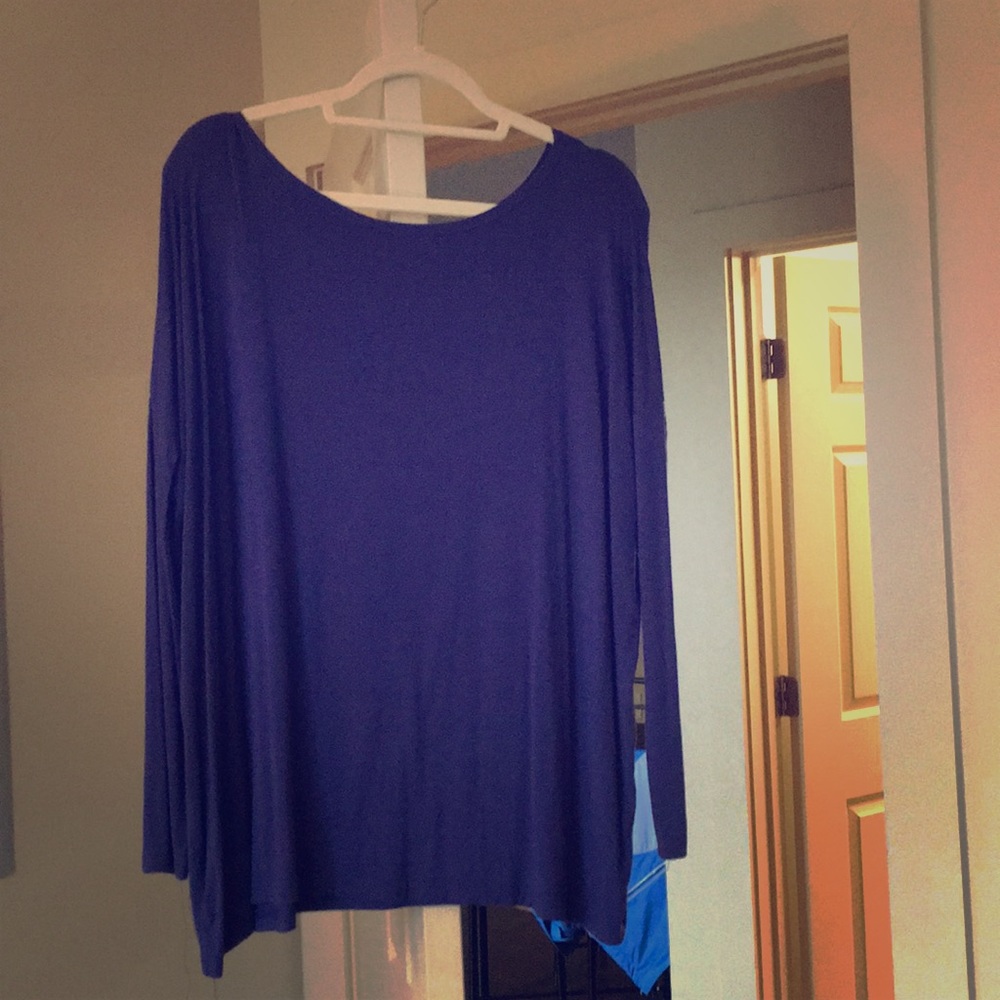 Piko navy top.